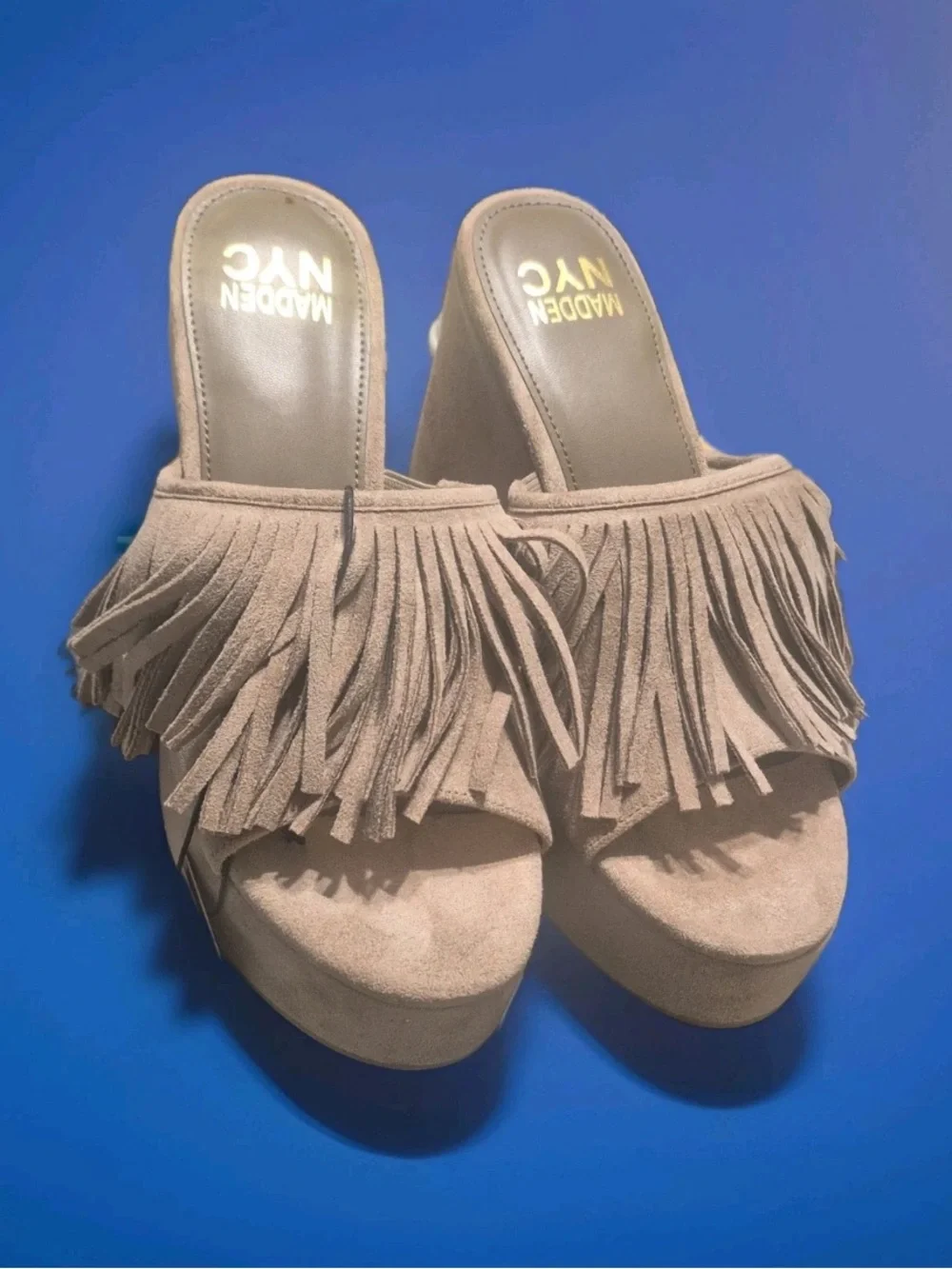 NWT! Madden NYC Women's Fringe Boho Taupe Faux Suede Wedge Platform Sandal Sz 9